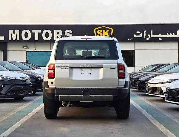 Toyota Prado All Rounder | 2.4l V4 Petrol | Sunroof | Fridge | Leather Seats | Big Dvd | Seats Ventilation