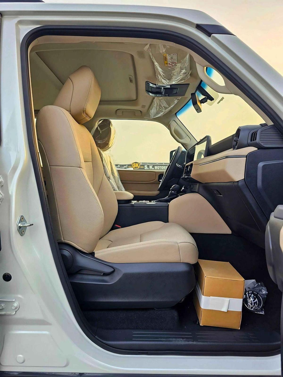 Toyota Prado All Rounder | 2.4l V4 Petrol | Sunroof | Fridge | Leather Seats | Big Dvd | Seats Ventilation-8-8