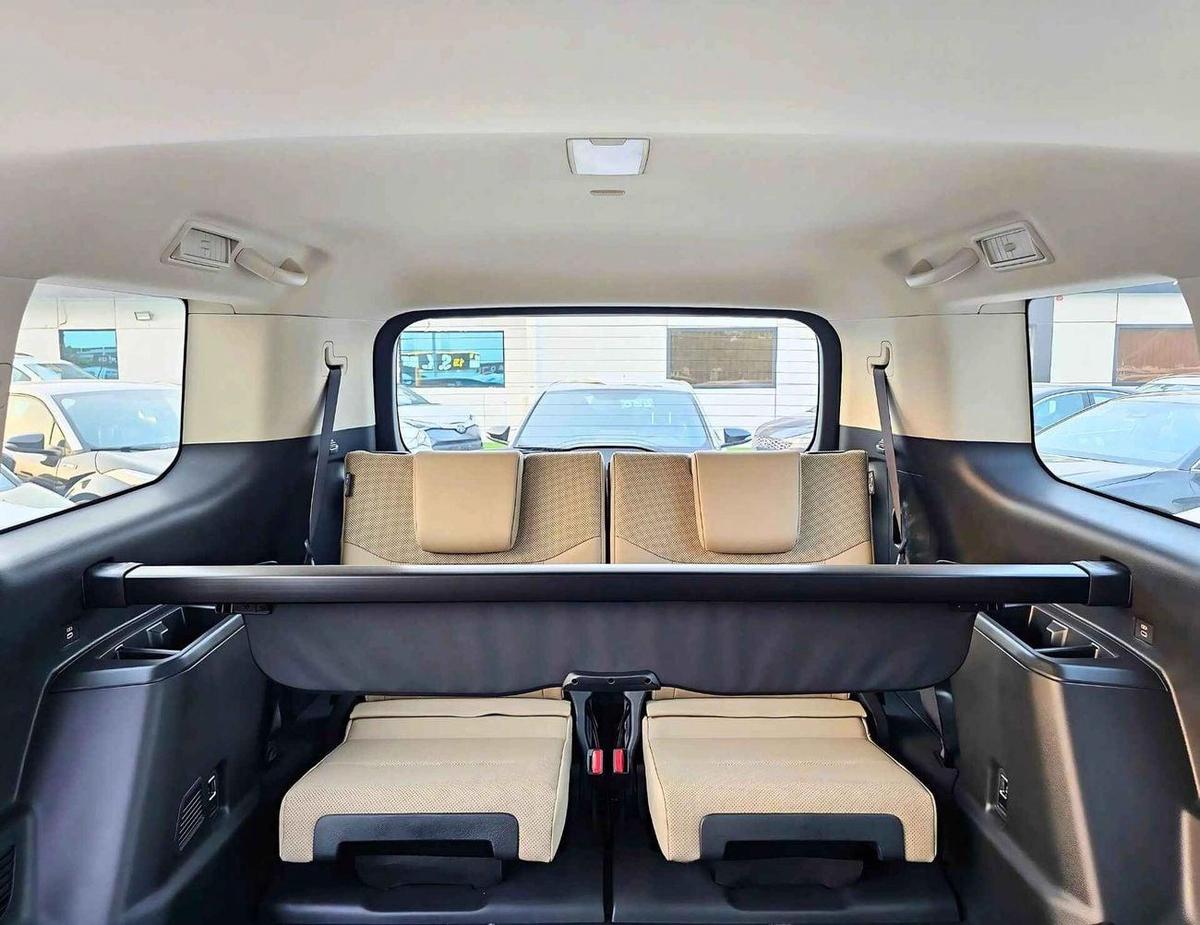 Toyota Prado All Rounder | 2.4l V4 Petrol | Sunroof | Fridge | Leather Seats | Big Dvd | Seats Ventilation-13-13