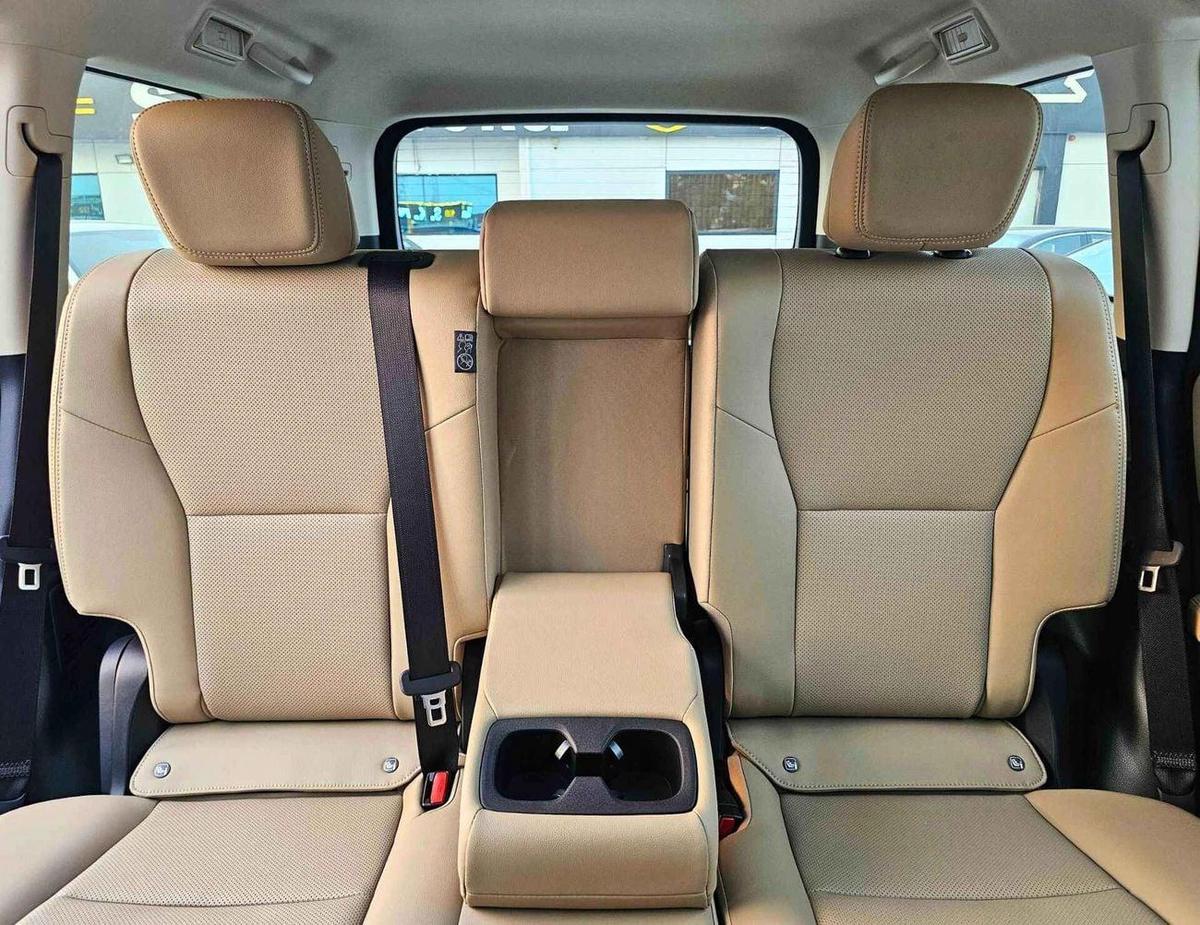 Toyota Prado All Rounder | 2.4l V4 Petrol | Sunroof | Fridge | Leather Seats | Big Dvd | Seats Ventilation-14-14