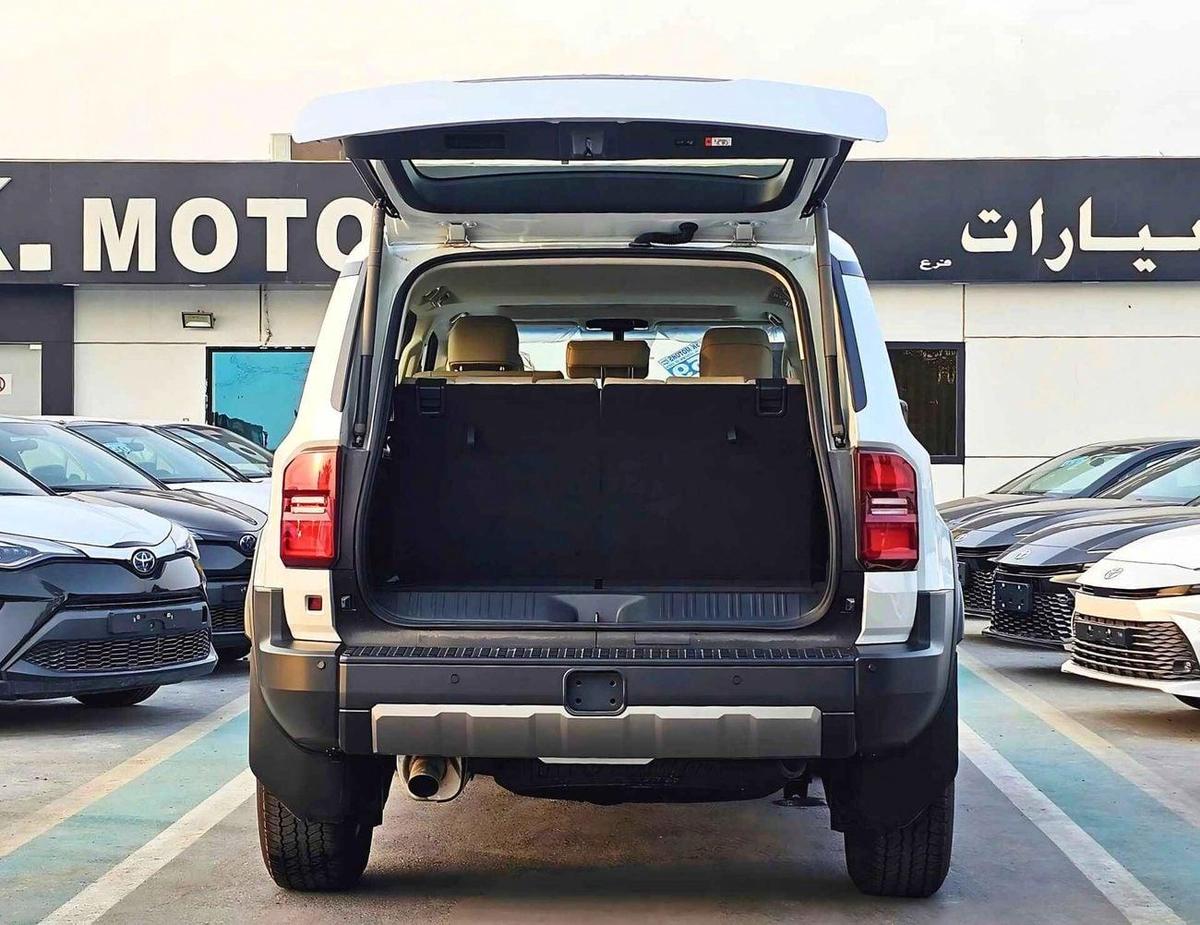 Toyota Prado All Rounder | 2.4l V4 Petrol | Sunroof | Fridge | Leather Seats | Big Dvd | Seats Ventilation-15-15