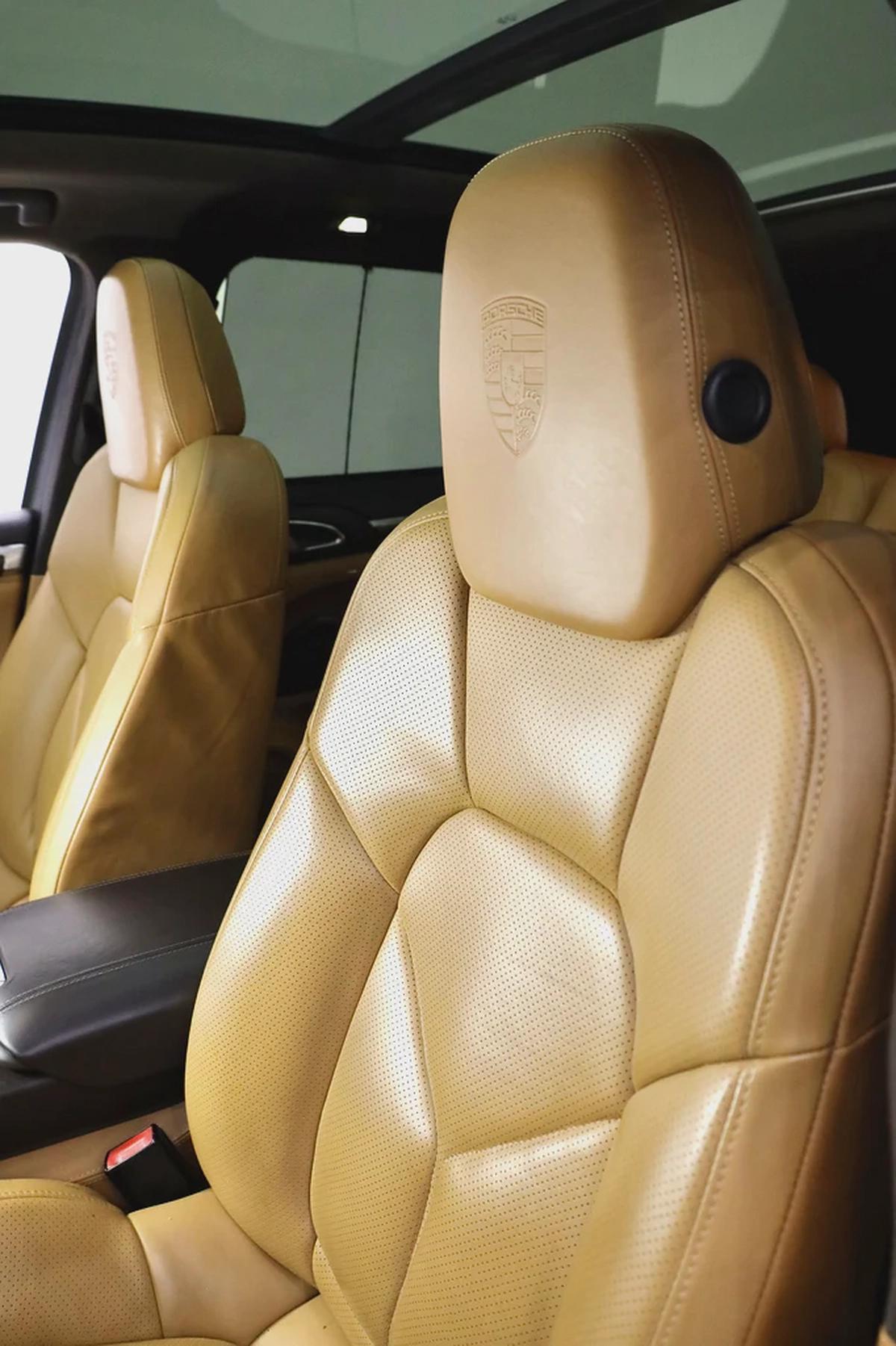 PORSCHE CAYENNE S GCC IN GOOD CONDITION-13-13