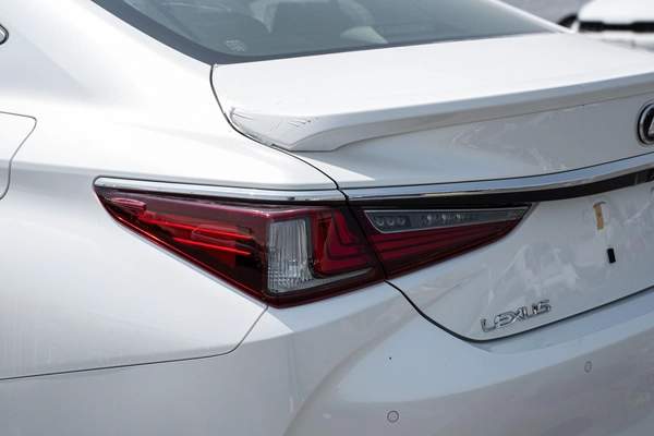 Lexus ES-Series 300 h
