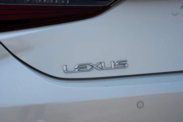 Lexus ES-Series 300 h