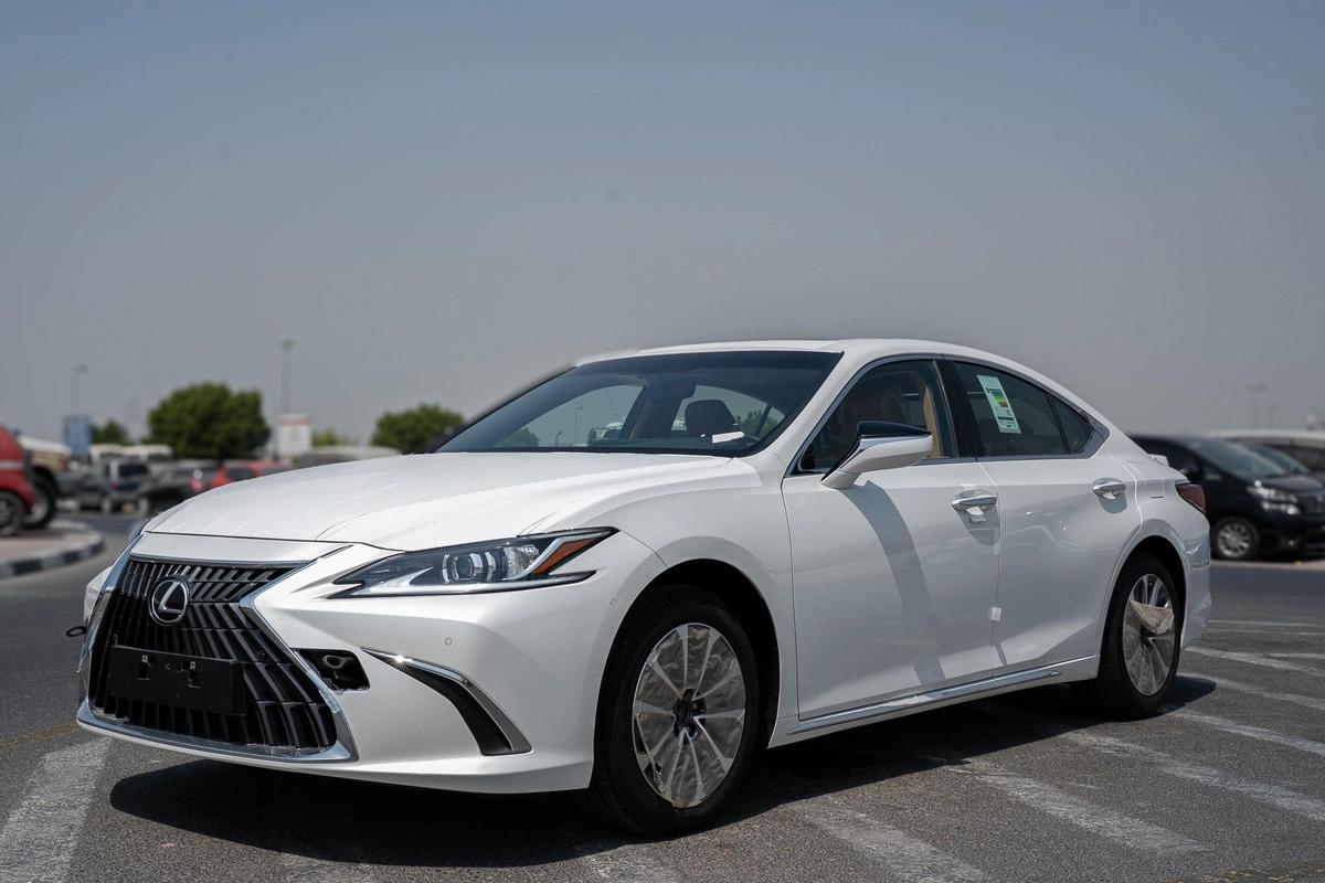 Lexus ES-Series 300 h-0-0