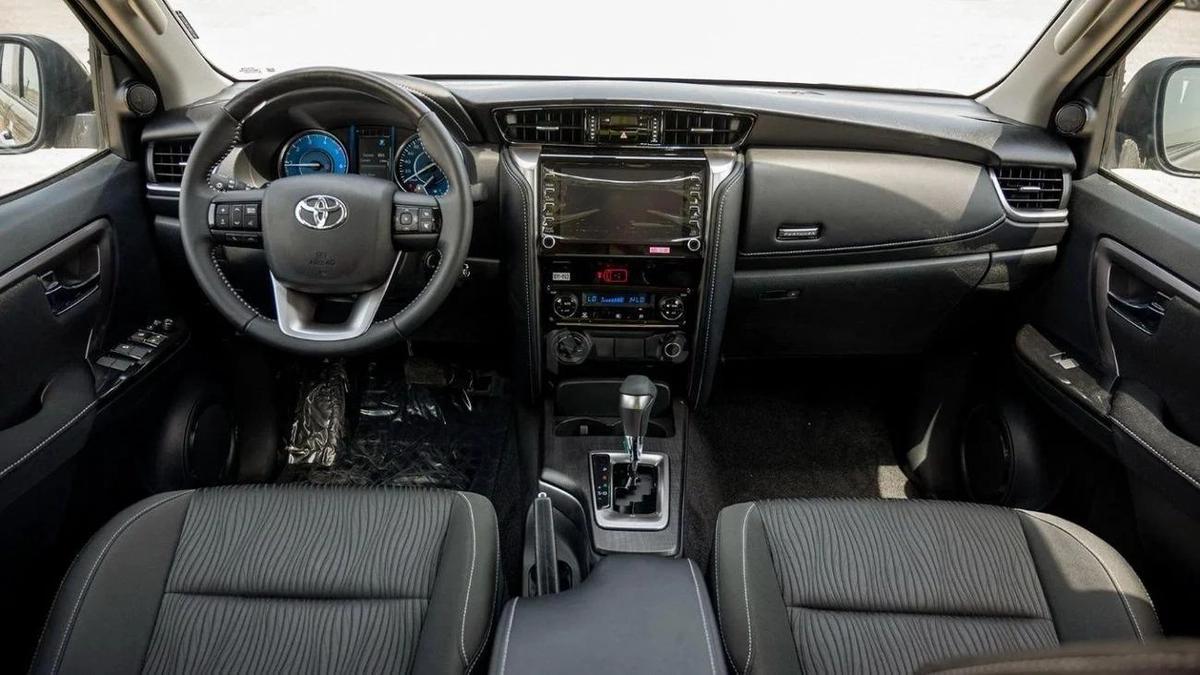 Toyota Fortuner 2.4 DIESEL AT MID OPTION-16-16