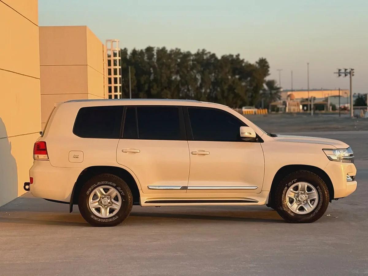 Toyota Land Cruiser DIESEL V8 GXR 2019-3-3