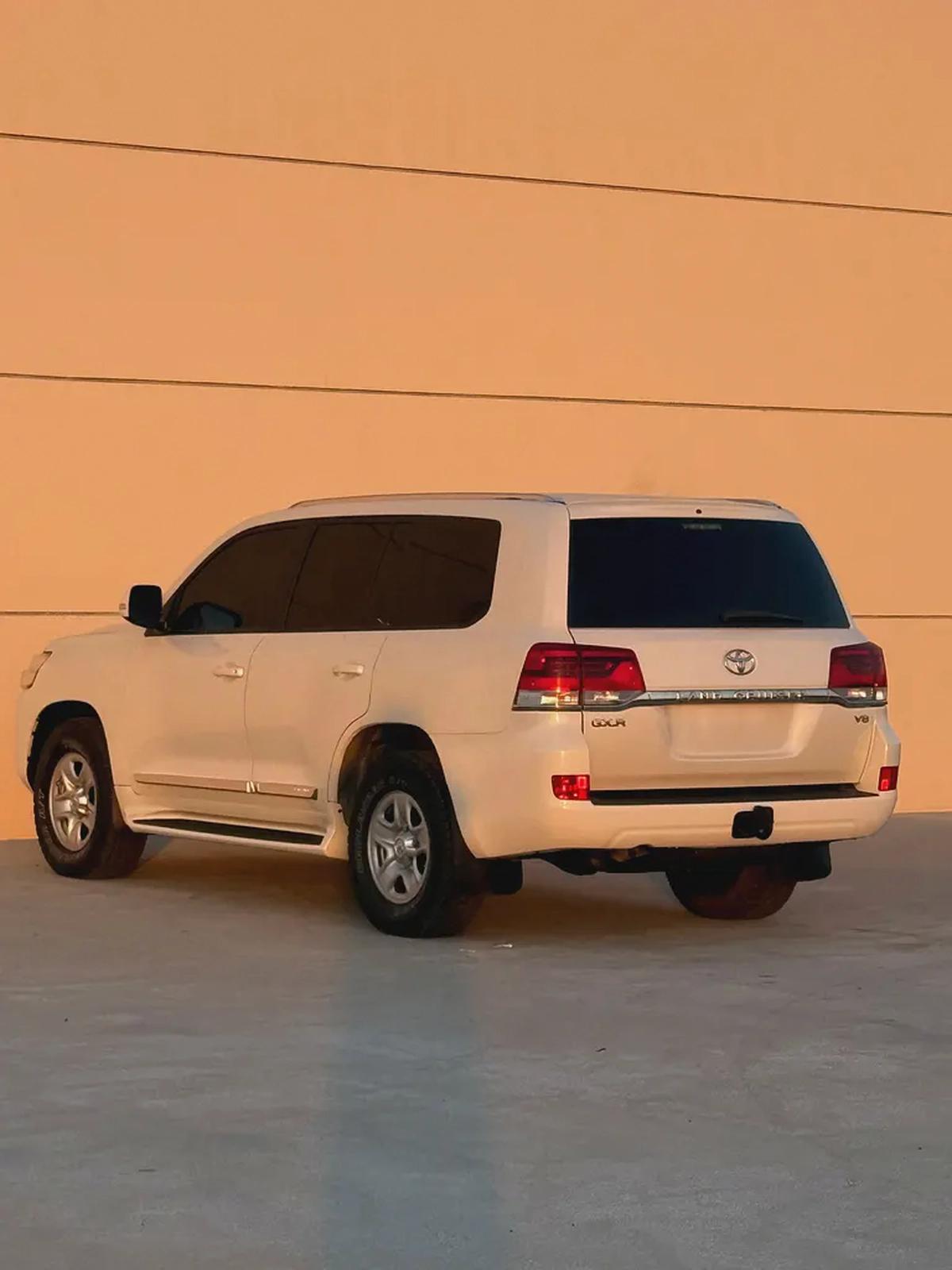 Toyota Land Cruiser DIESEL V8 GXR 2019-7-7