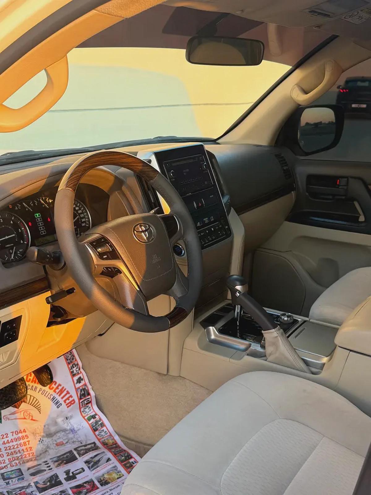 Toyota Land Cruiser DIESEL V8 GXR 2019-8-8