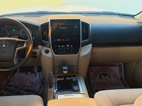 Toyota Land Cruiser DIESEL V8 GXR 2019