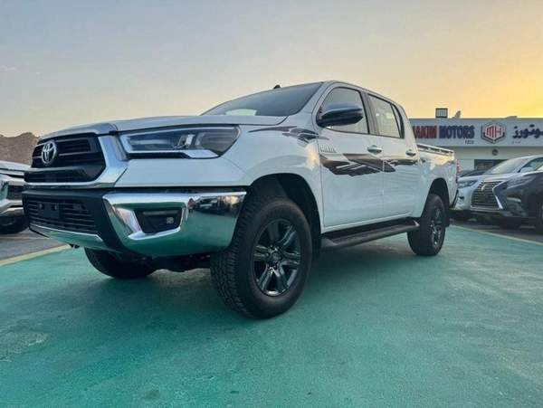 Toyota Hilux TOYOTA HILUX 2.4L 4X4 MANUAL DIGITAL AC 2025 MODEL GCC