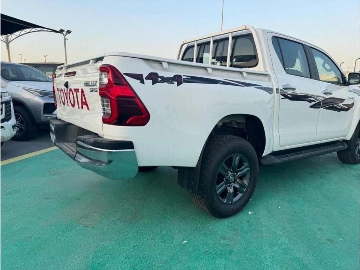 Toyota Hilux TOYOTA HILUX 2.4L 4X4 MANUAL DIGITAL AC 2025 MODEL GCC-4-4