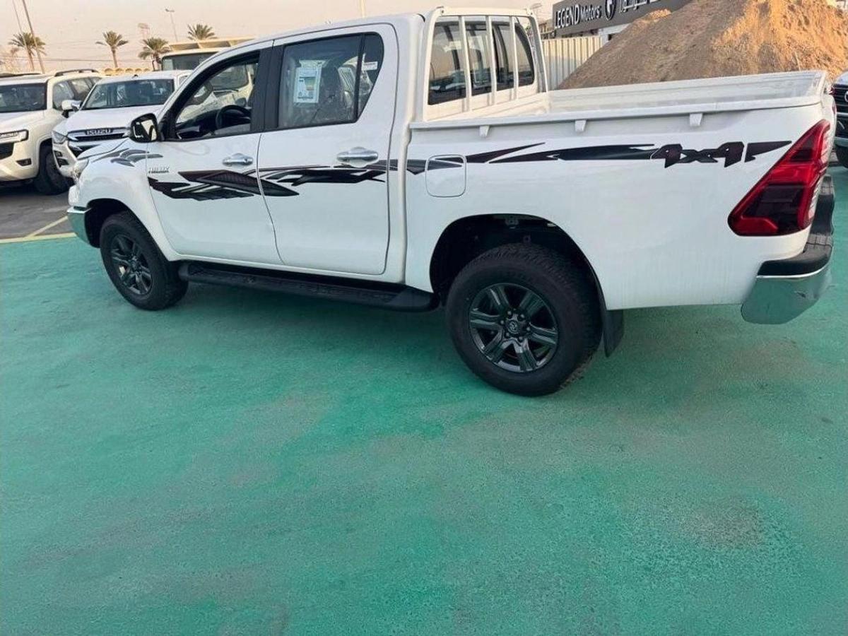 Toyota Hilux TOYOTA HILUX 2.4L 4X4 MANUAL DIGITAL AC 2025 MODEL GCC-5-5