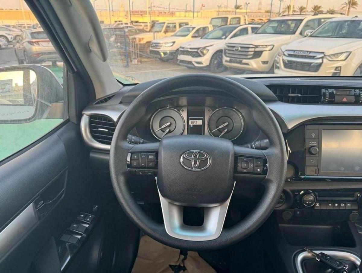 Toyota Hilux TOYOTA HILUX 2.4L 4X4 MANUAL DIGITAL AC 2025 MODEL GCC-6-6