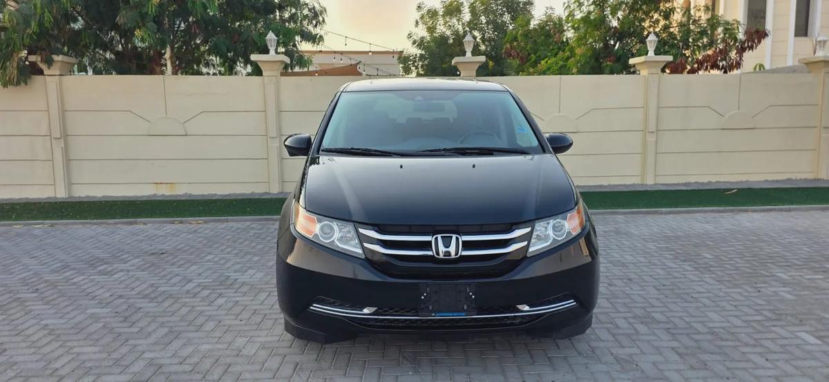 2016-Honda odyssey with Electric Ramp and Wheelchair+Passengers -Excellent Condition-3-3