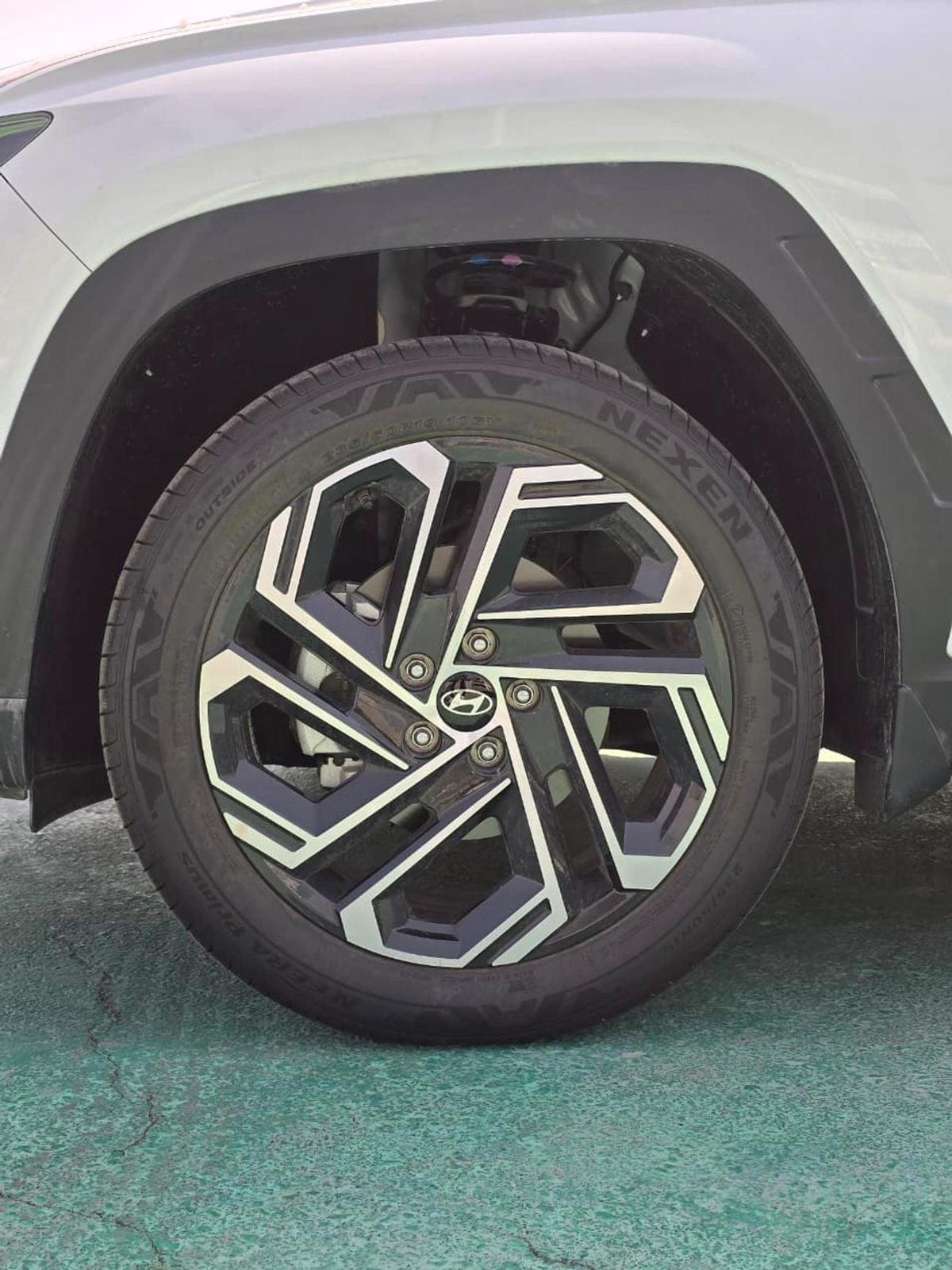 Hyundai Tucson 2.0L Smart (FWD)-14-14