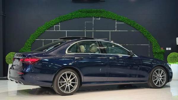 Mercedes-Benz E 300 2023 GCC Specs - Like New!