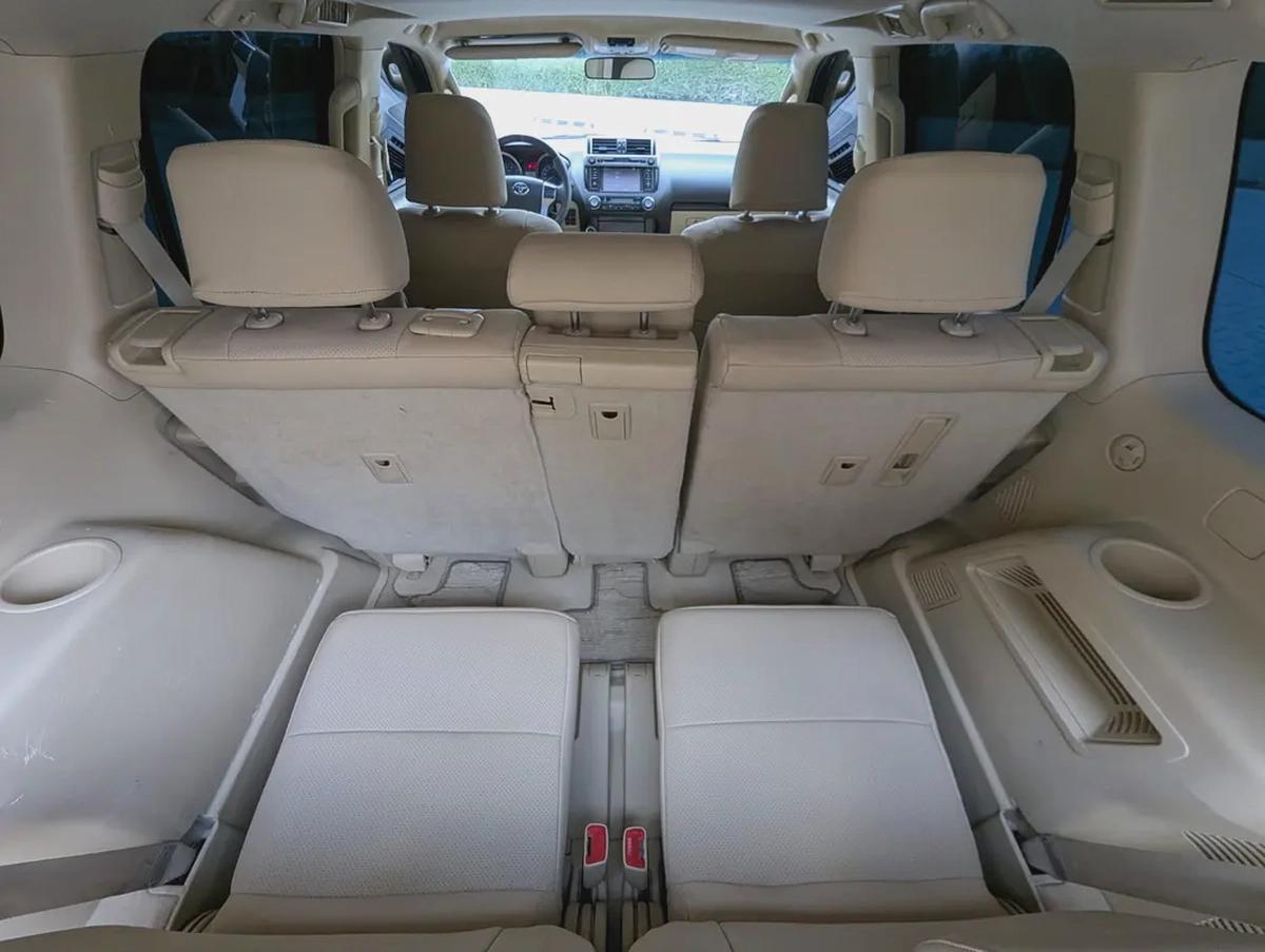 TOYOTA PRADO 2015 FULL OPTION GCC V6 4.0L IN EXCELLENT CONDITION-7-7