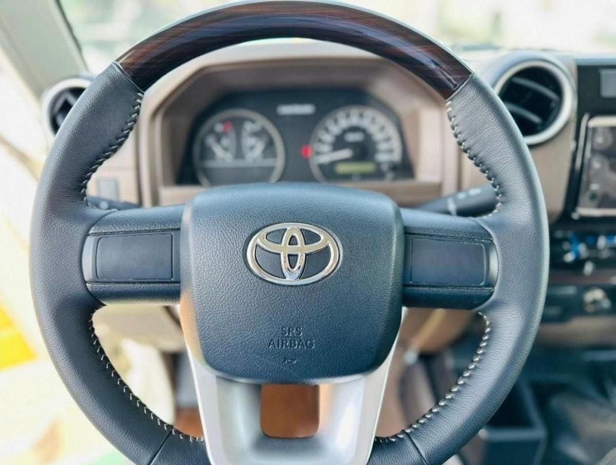 Toyota Land Cruiser 70 Toyota Land cruiser LC71 4.0P Full Option MT MY2022-White70 universally-6-6