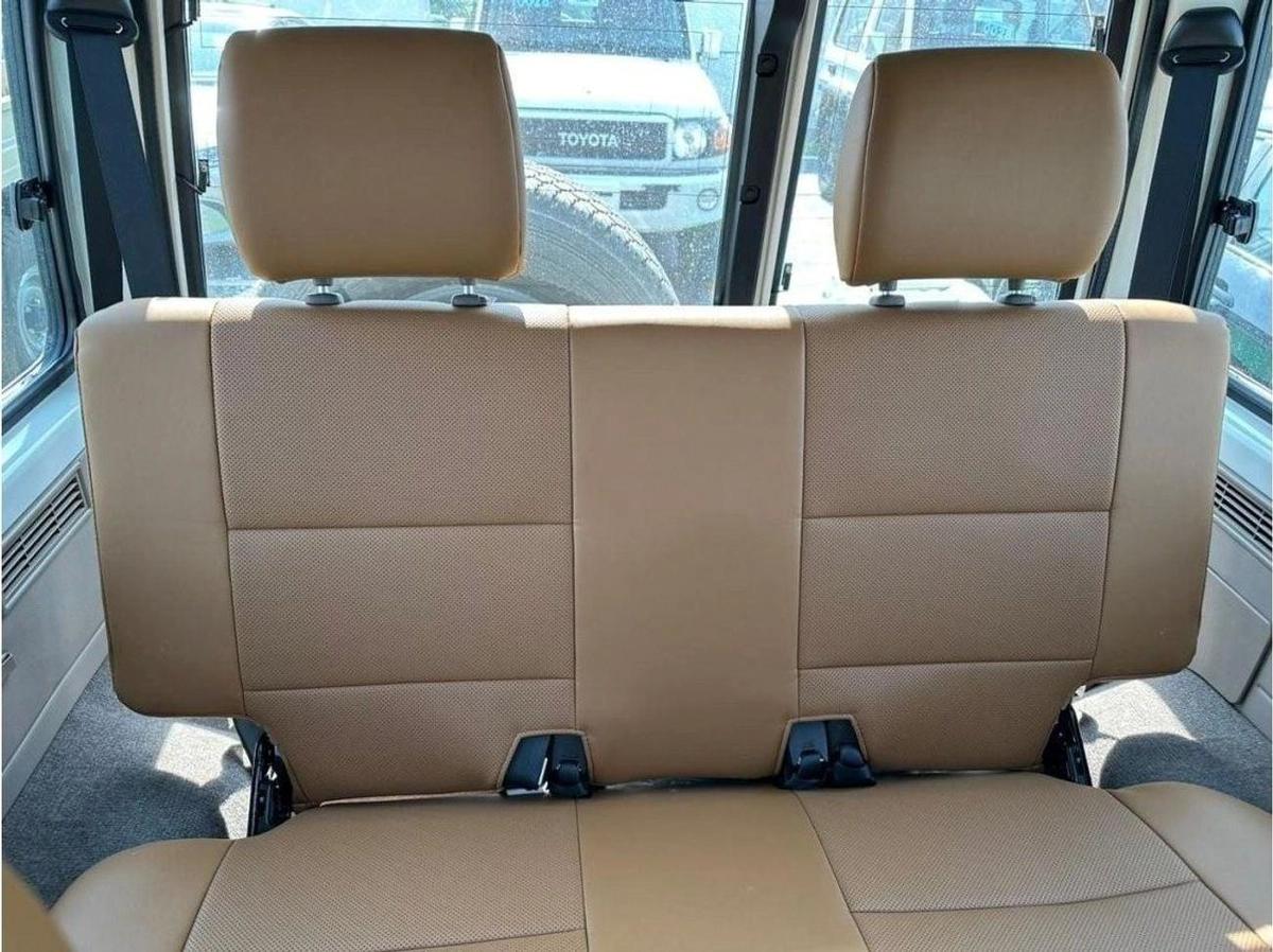 Toyota Land Cruiser 70 Toyota Land cruiser LC71 4.0P Full Option MT MY2022-White70 universally-7-7