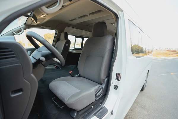 High-Roof 13-Seater Passenger Van | Manual | GCC Specs | Ref#N85273