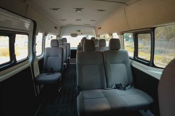 High-Roof 13-Seater Passenger Van | Manual | GCC Specs | Ref#N85273