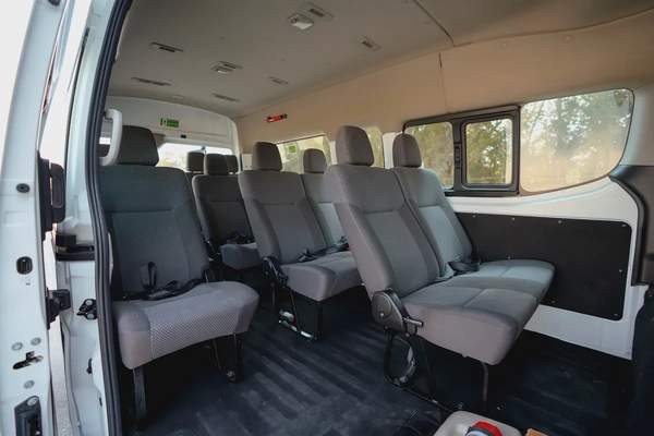 High-Roof 13-Seater Passenger Van | Manual | GCC Specs | Ref#N85273