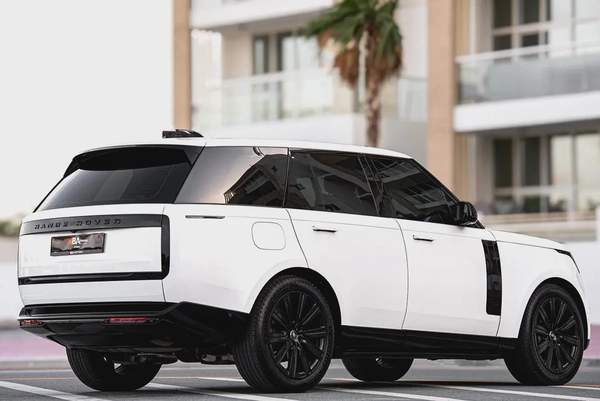 2025 | Range Rover Vogue SE | GCC Specs | Low Mileage