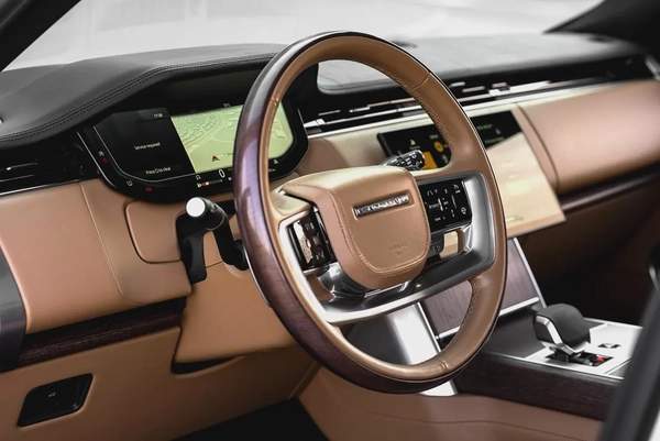 2025 | Range Rover Vogue SE | GCC Specs | Low Mileage