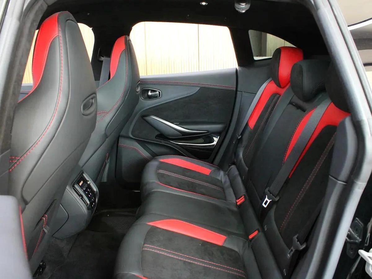 2022 - Aston Martin DBX 550 - Low mileage-7-7