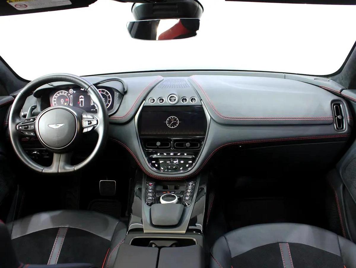 2022 - Aston Martin DBX 550 - Low mileage-2-2
