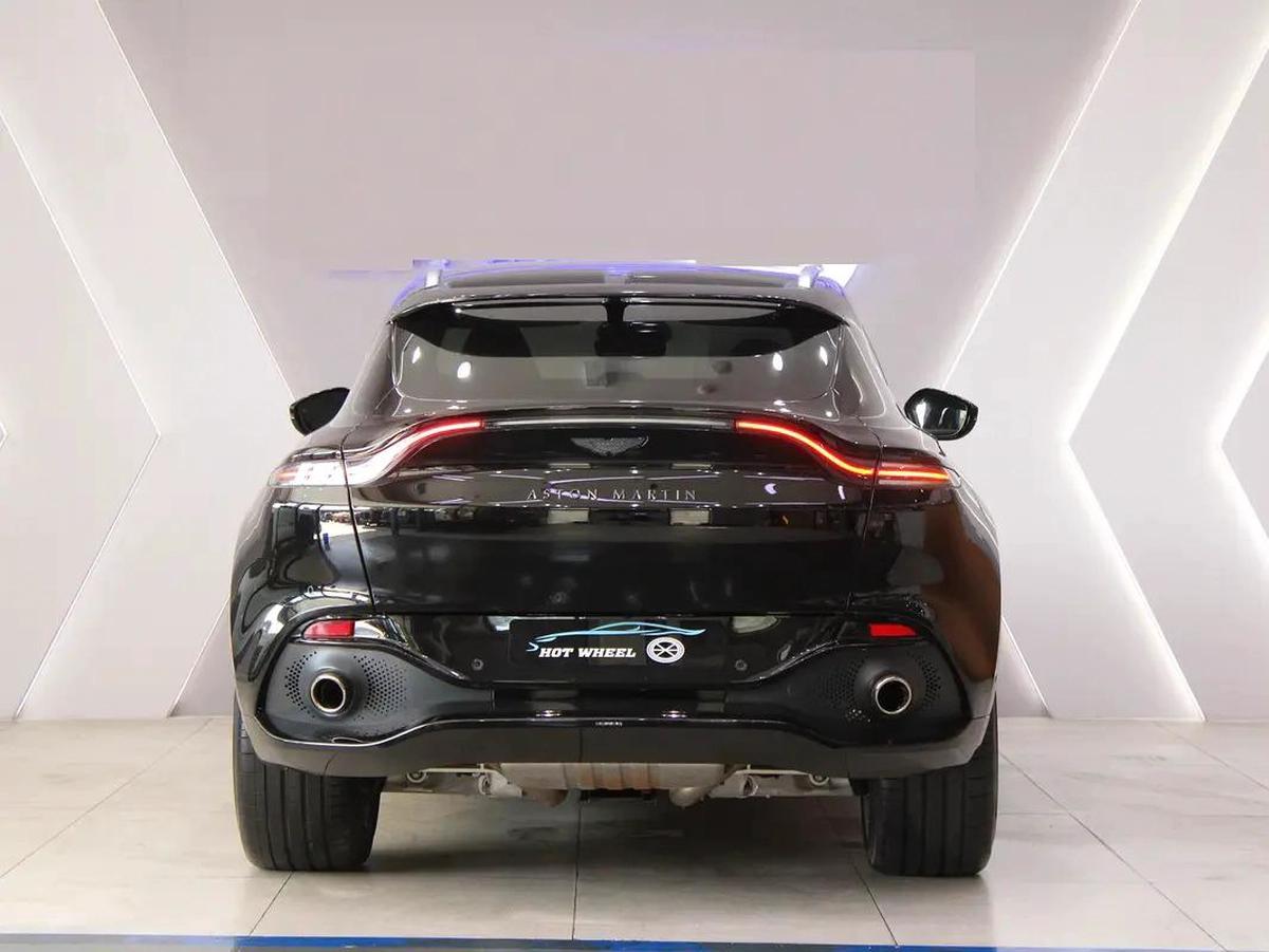 2022 - Aston Martin DBX 550 - Low mileage-12-12