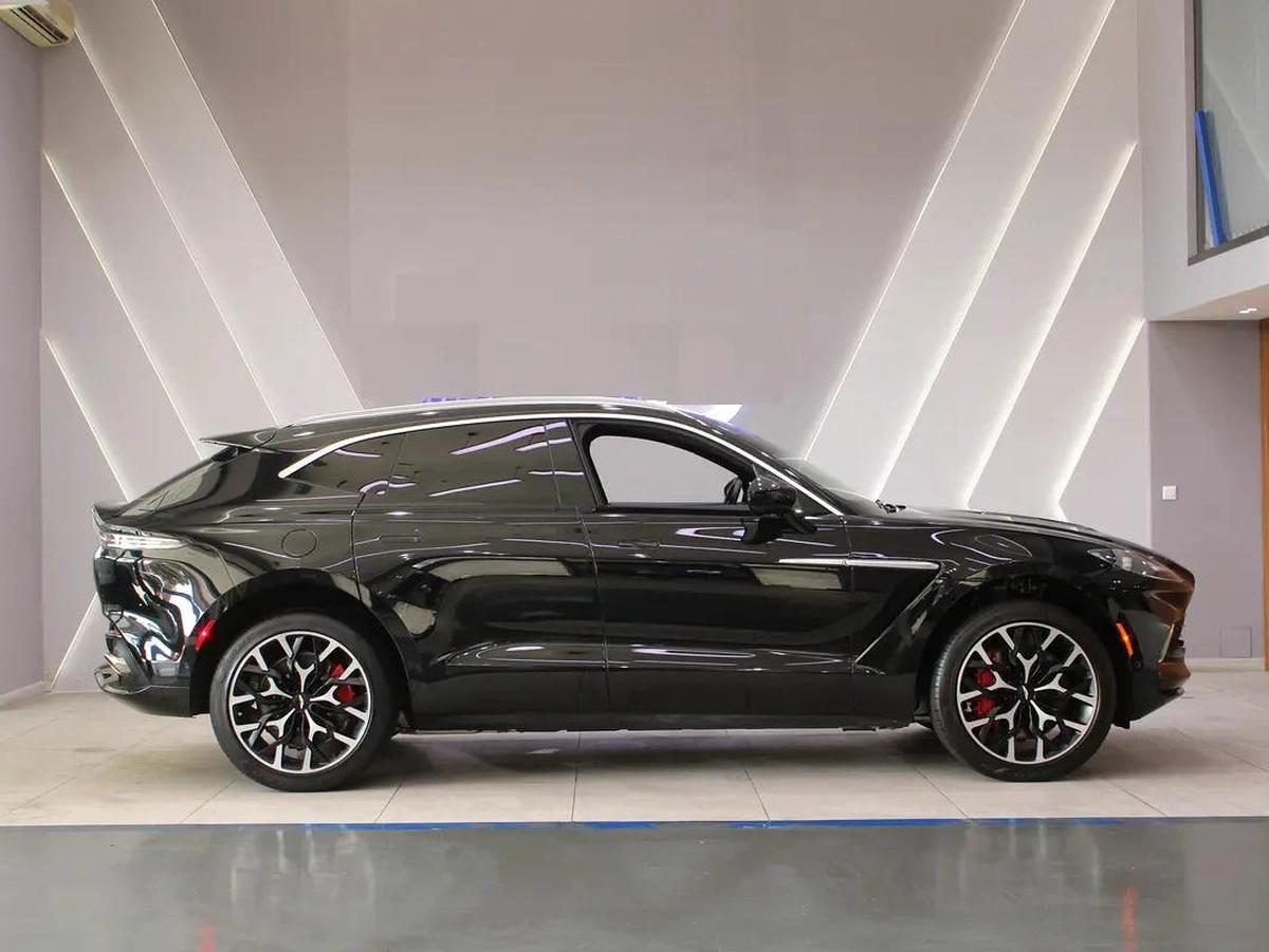 2022 - Aston Martin DBX 550 - Low mileage-8-8