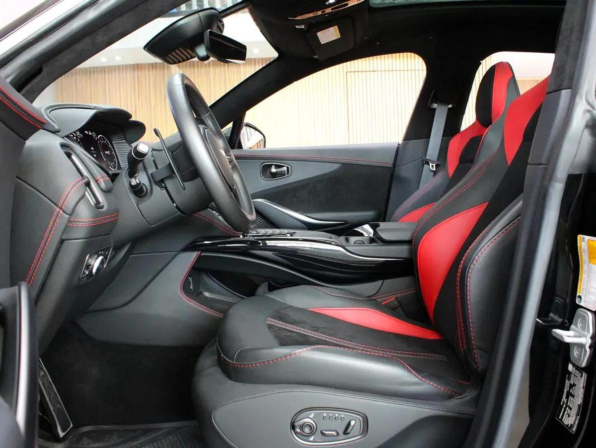 2022 - Aston Martin DBX 550 - Low mileage-3-3