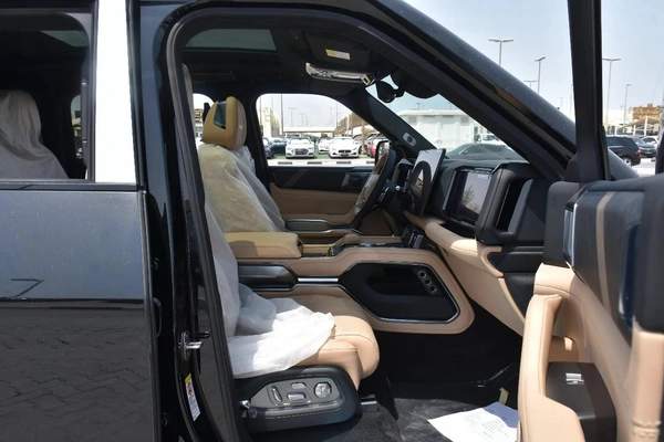 LEOPARD 8 FLAGSHIP 7 SEATS PHEV 2025 | BLACK