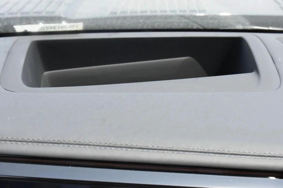 LEOPARD 8 FLAGSHIP 7 SEATS PHEV 2025 | BLACK-23-23