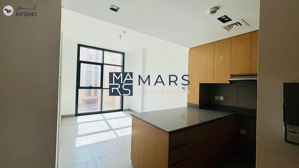 Stunning 1BHK with Relaxing Poolside Views-4-4