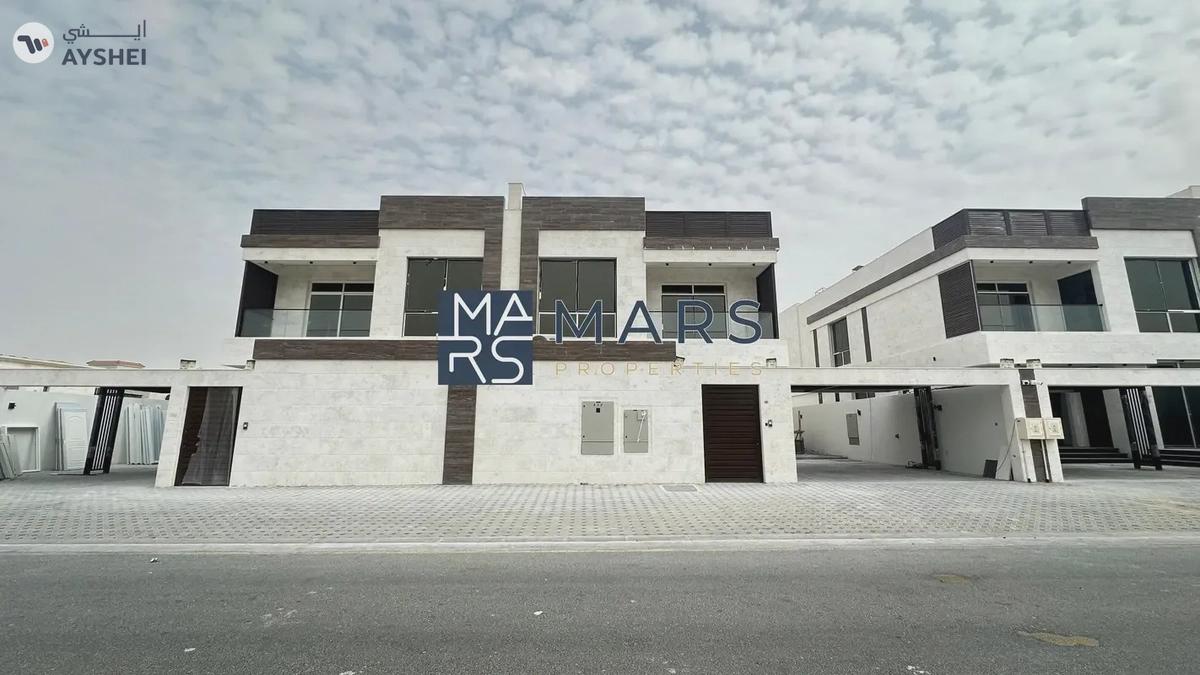 Luxurious 5 bedrooms villa with driver room available for rent in Hoshi Sharjah -0-0