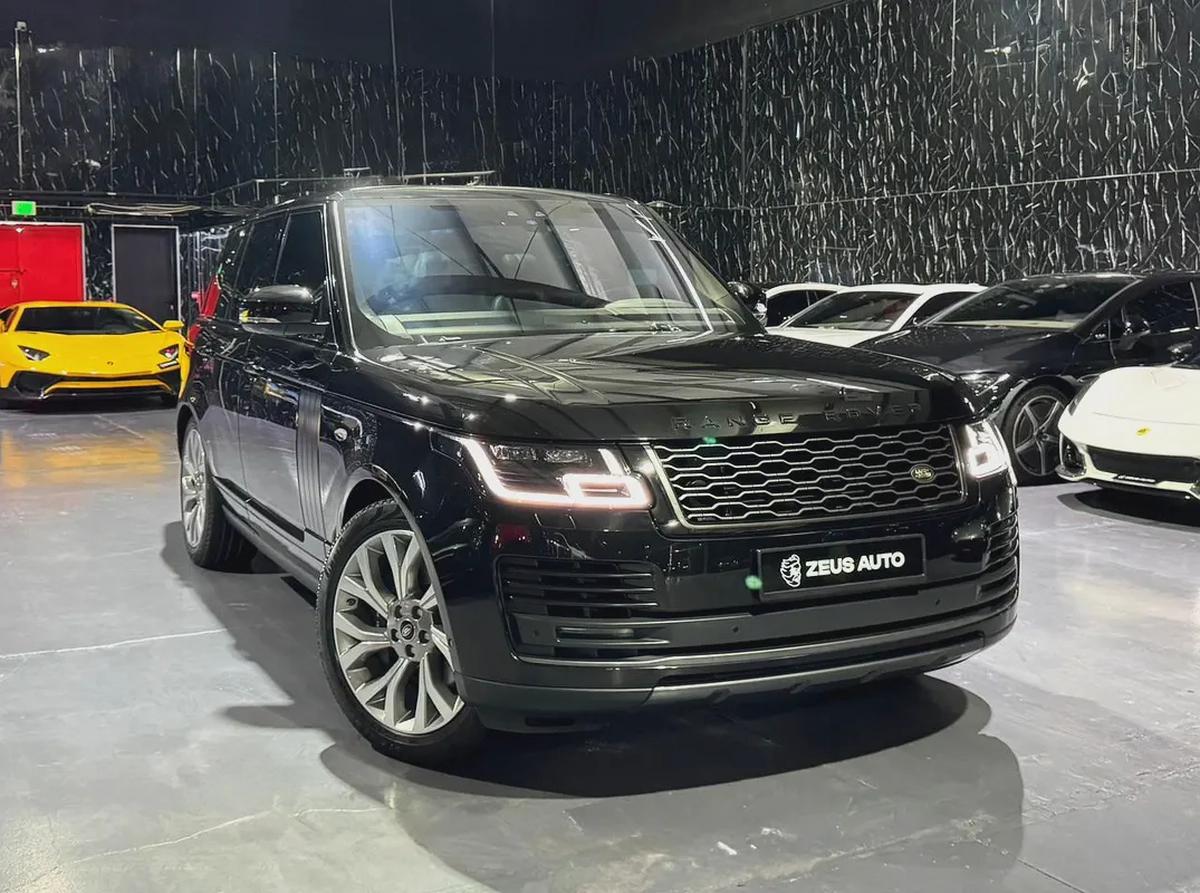Land Rover Range Rover HSE 2021 GCC specs for 189,000.00 AED-2-2
