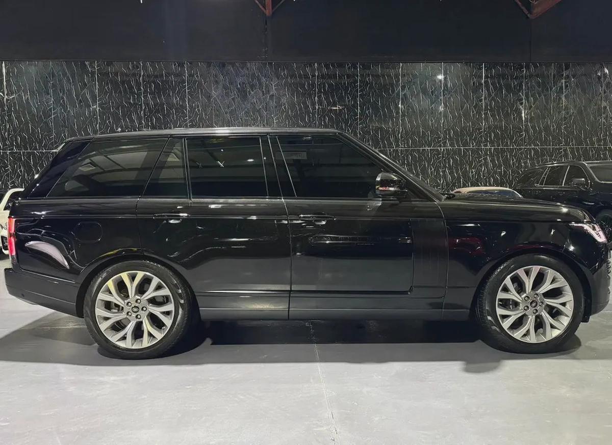 Land Rover Range Rover HSE 2021 GCC specs for 189,000.00 AED-5-5