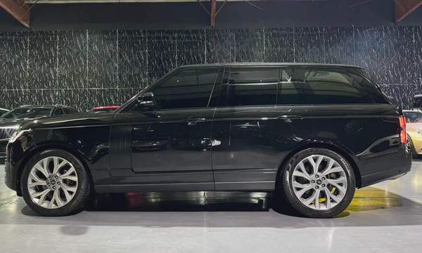 Land Rover Range Rover HSE 2021 GCC specs for 189,000.00 AED