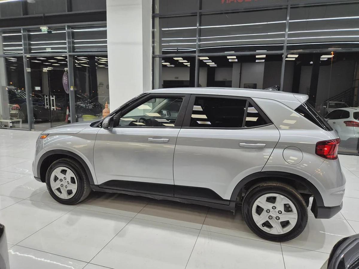 Hyundai Venue Manual Gear-4-4