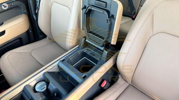 Land Rover Defender P400 110 HSE 3.0L (5 Seater)