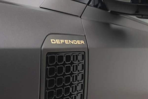 2025 LAND ROVER DEFENDER P635 OCTA | GCC 5 YEARS WARRANTY | 635 HP | HIGH SPEC |