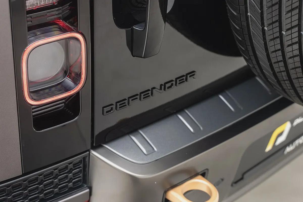 2025 LAND ROVER DEFENDER P635 OCTA | GCC 5 YEARS WARRANTY | 635 HP | HIGH SPEC |-14-14