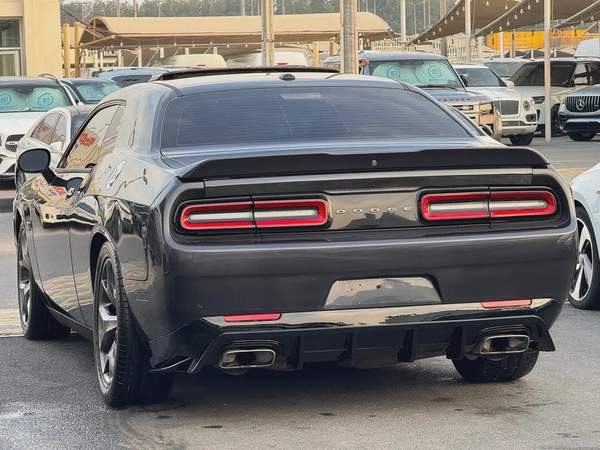 دودچ تشالينچر RT V8 5.7L HEMI موديل 2018 وارد فل اوبشن بحاله ممتازه