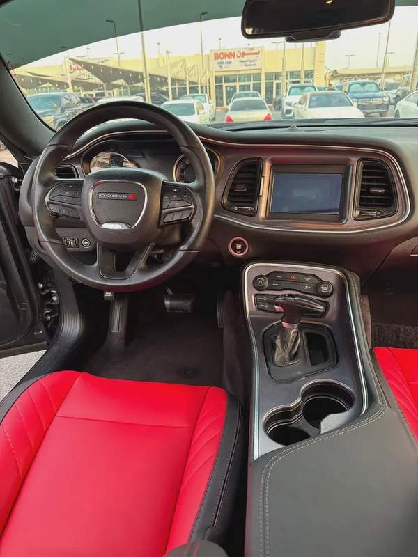 دودچ تشالينچر RT V8 5.7L HEMI موديل 2018 وارد فل اوبشن بحاله ممتازه