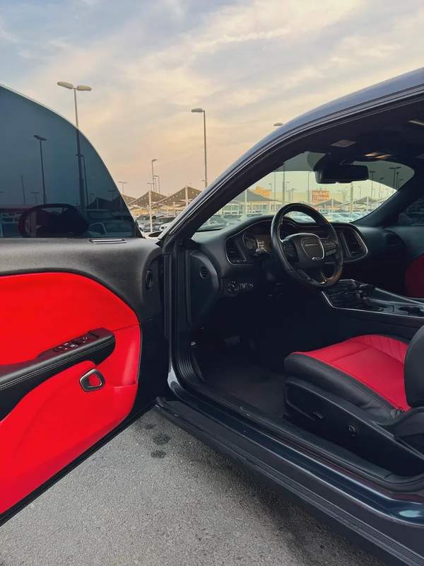 دودچ تشالينچر RT V8 5.7L HEMI موديل 2018 وارد فل اوبشن بحاله ممتازه