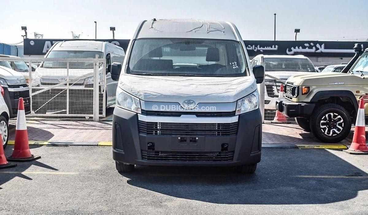 Toyota Hiace Cargo Van-1-1