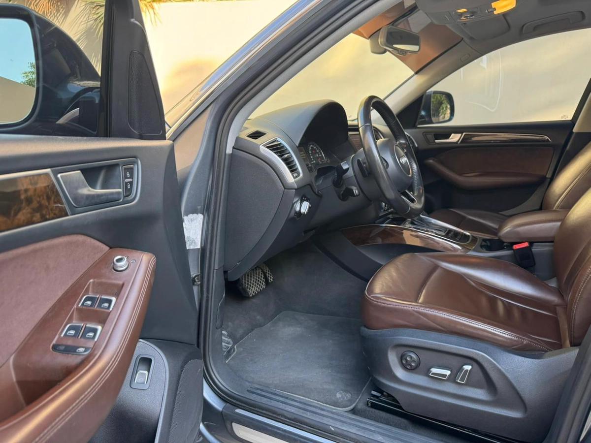 Gulf Specs 2016 AUDI Q5 S-LINE 40TFSI Quattro 2.0Litre Turbo-Charged-4-4